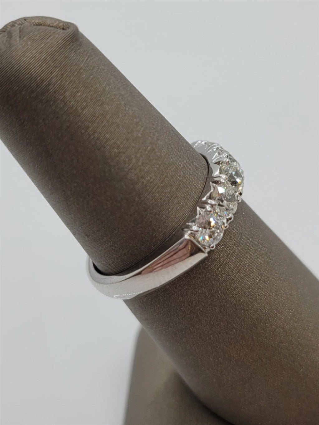 14K White Gold .83 Twt Diamond Wedding Band