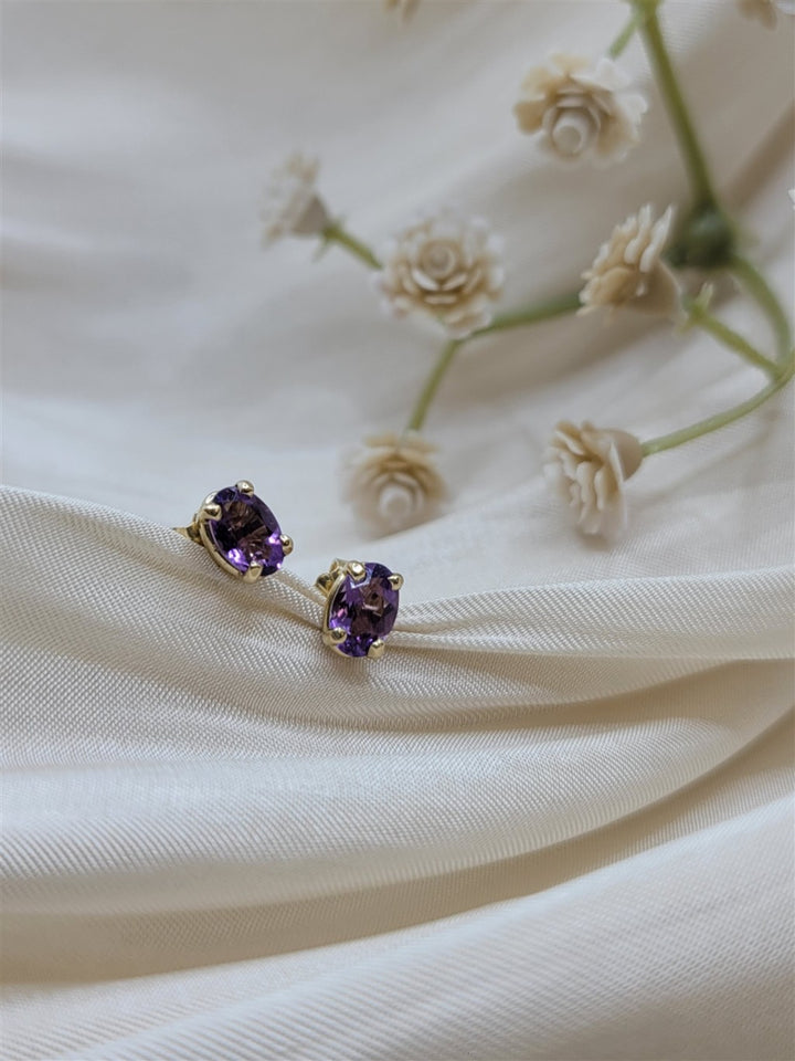 14K Yellow Gold 4-Prong Amethyst Stud Basket Friction Post Earrings