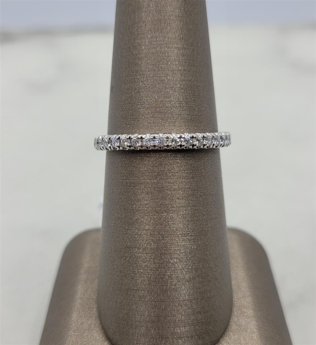 14K White Gold .30 Twt Diamond Wedding Band