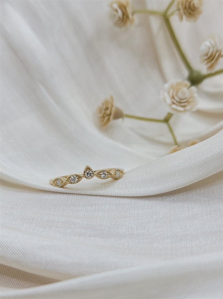 14K Yellow Gold Millgrained Curved Diamond Fashion Band