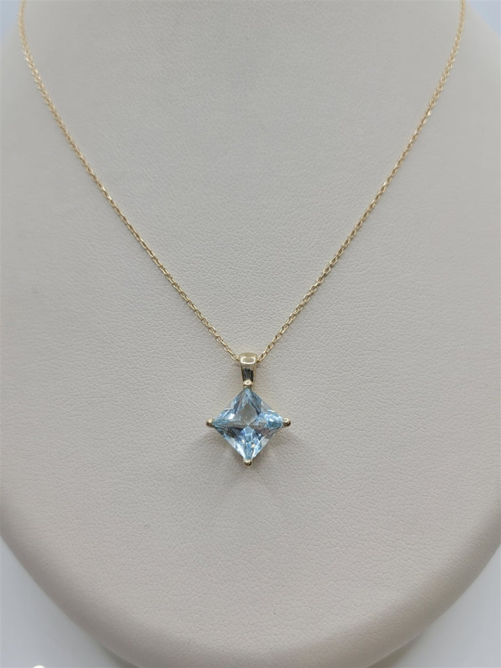 14K Yellow Gold Aquamarine Solitaire Necklace