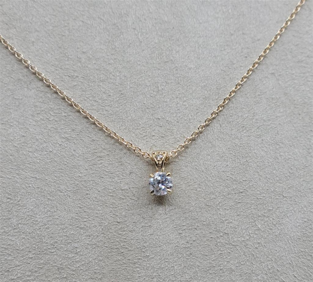 14K Yellow Gold Classic Round cut Diamond Necklace