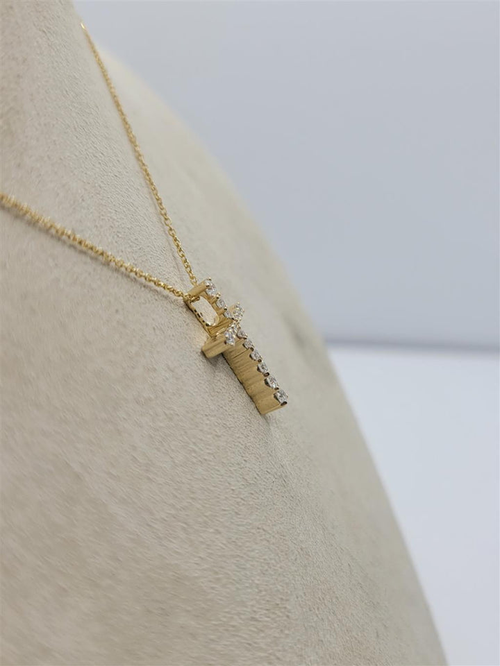 14K Yellow Gold 0.33 Twt Round cut Diamond Cross Necklace