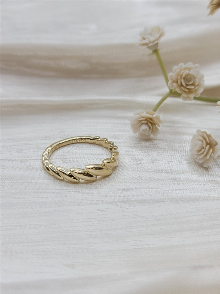 14K Yellow Gold Tilted Leaf Ring