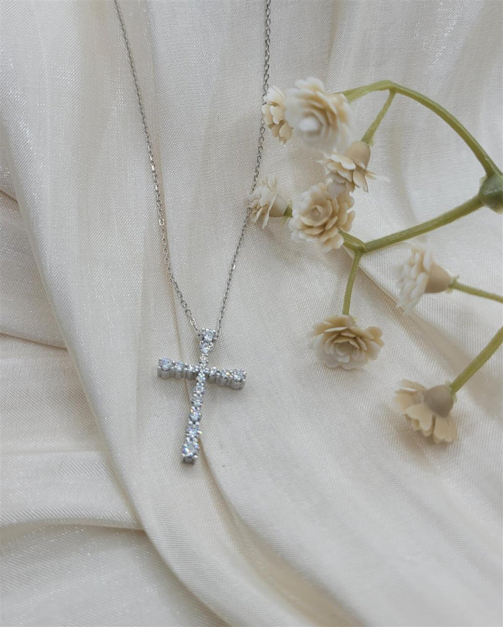 14K White Gold 0.50 Twt Round Cut Diamond Cross Necklace