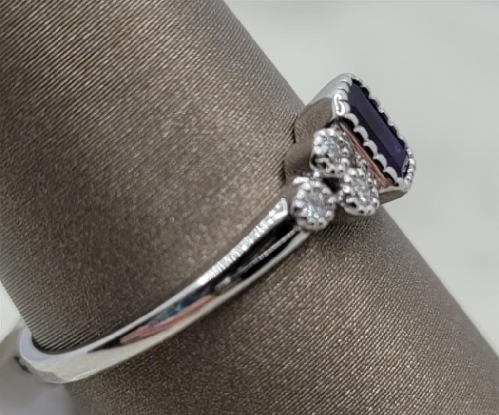 14K White Gold Fashion Amethyst & Diamonds Gemstone Ring
