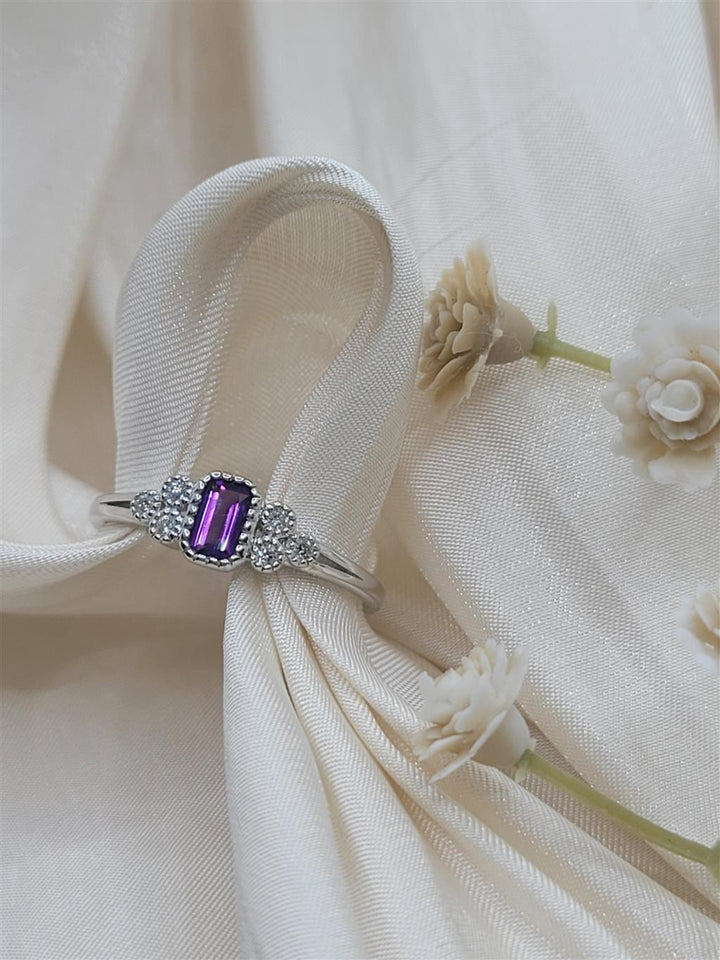 14K White Gold Fashion Amethyst & Diamonds Gemstone Ring