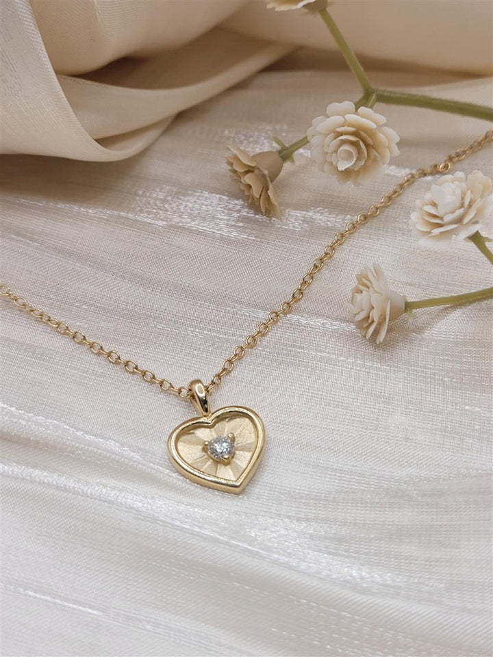 14K Yellow Gold Diamond Heart Fashion Necklace