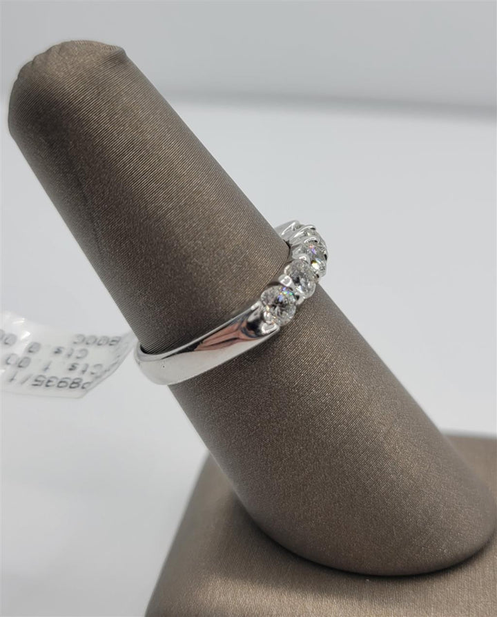 14K White Gold 5-Stone Shared Prong Diamond Wedding Band