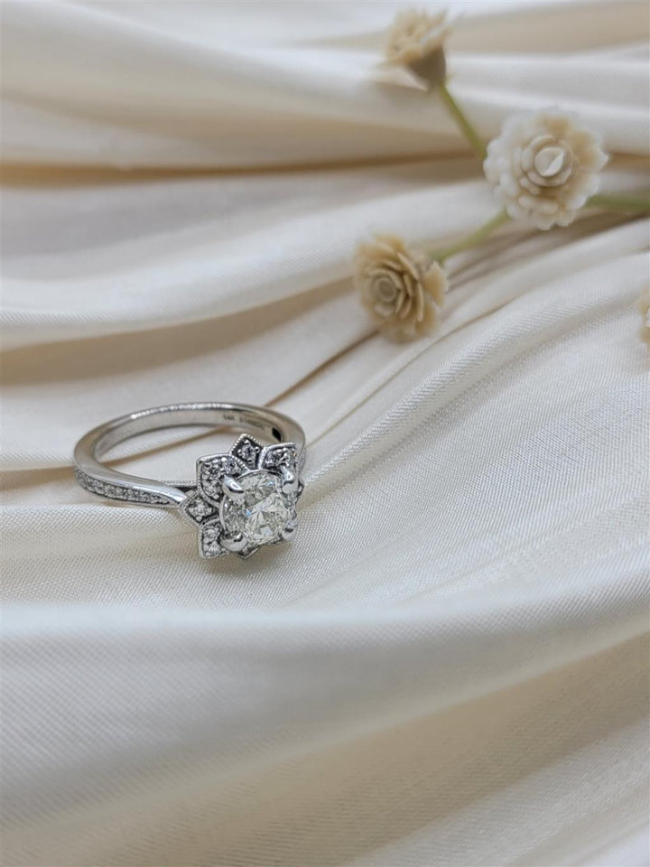 14K White Gold Vintage Diamond Engagement Ring