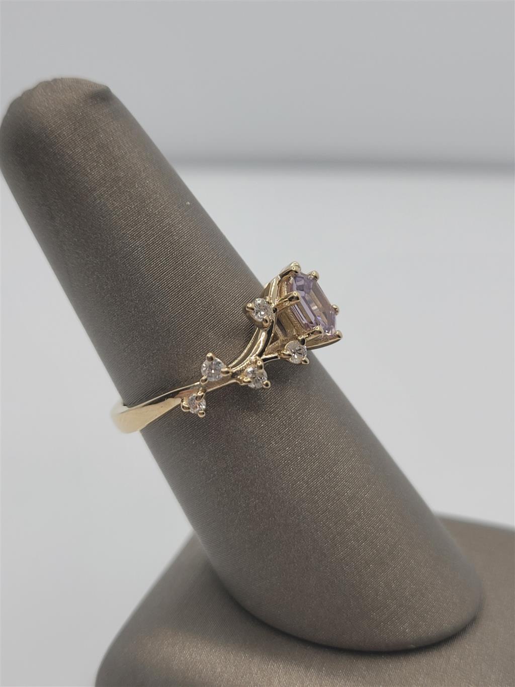 14K Yellow Gold Lavender Sapphire And Diamond "Floral" Fashion Ring