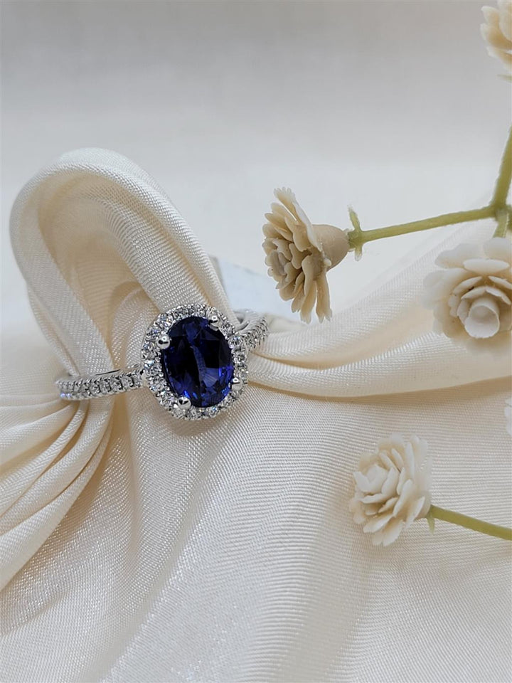 18K White Gold Classic Sapphire & Diamonds Gemstone Ring