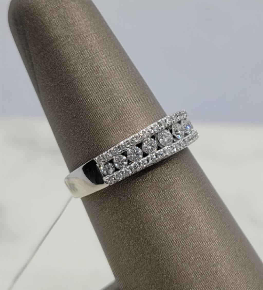 14K White Gold Diamond Fashion Ring