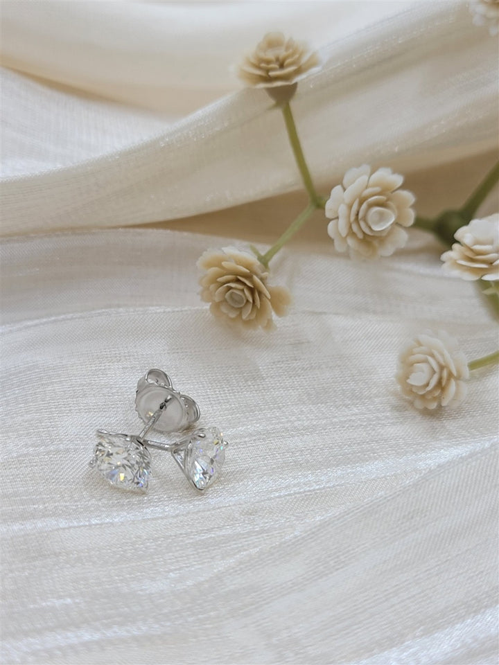 14K White Gold 2.00 Twt Round Cut Lab Grown Stud Earrings