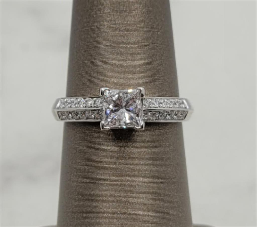 18K White Gold Classic Almor Designs Diamond Engagement Ring