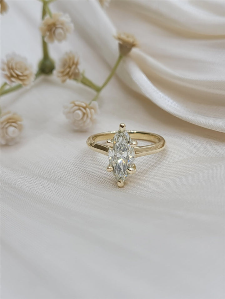 14K Yellow Gold 1.61 ct Marquise Cut Classic Diamond Engagement Ring