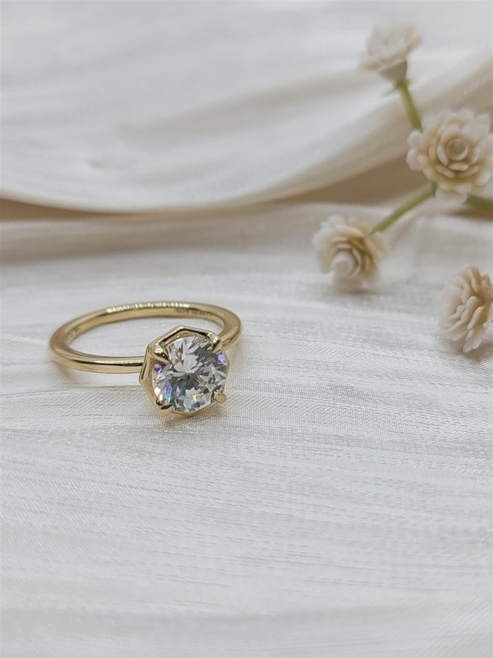 14K Yellow Gold Round Diamond Engagement Ring Mounting