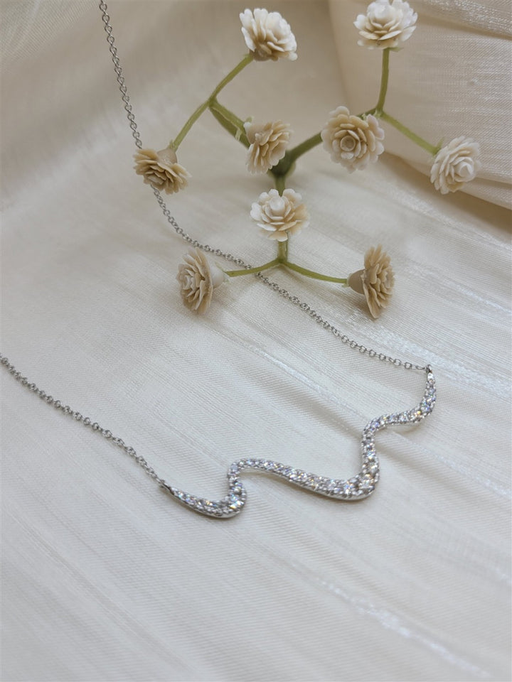 14K White Gold Graduating Diamond Wave Bar Necklace