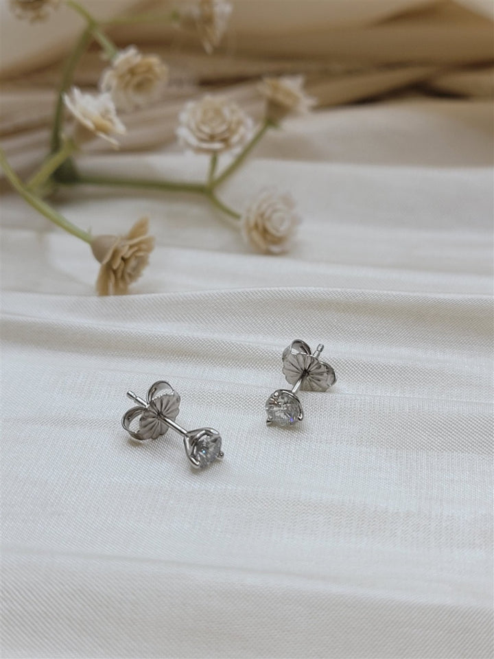 14K White Gold 0.47 Twt Round Cut Diamond Stud Earrings