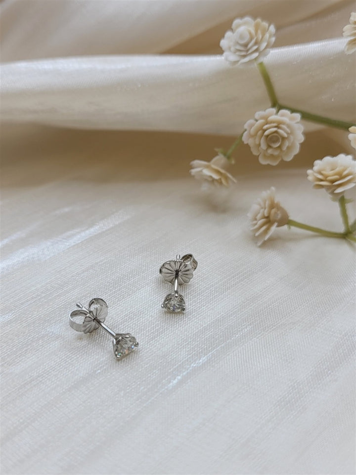 14K White Gold 0.32 Twt Round Cut Diamond Stud Earrings