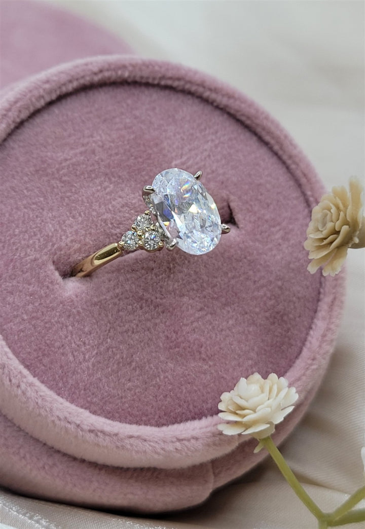 14K Yellow Gold Oval Lab Grown Diamond Engagement Ring Mounting